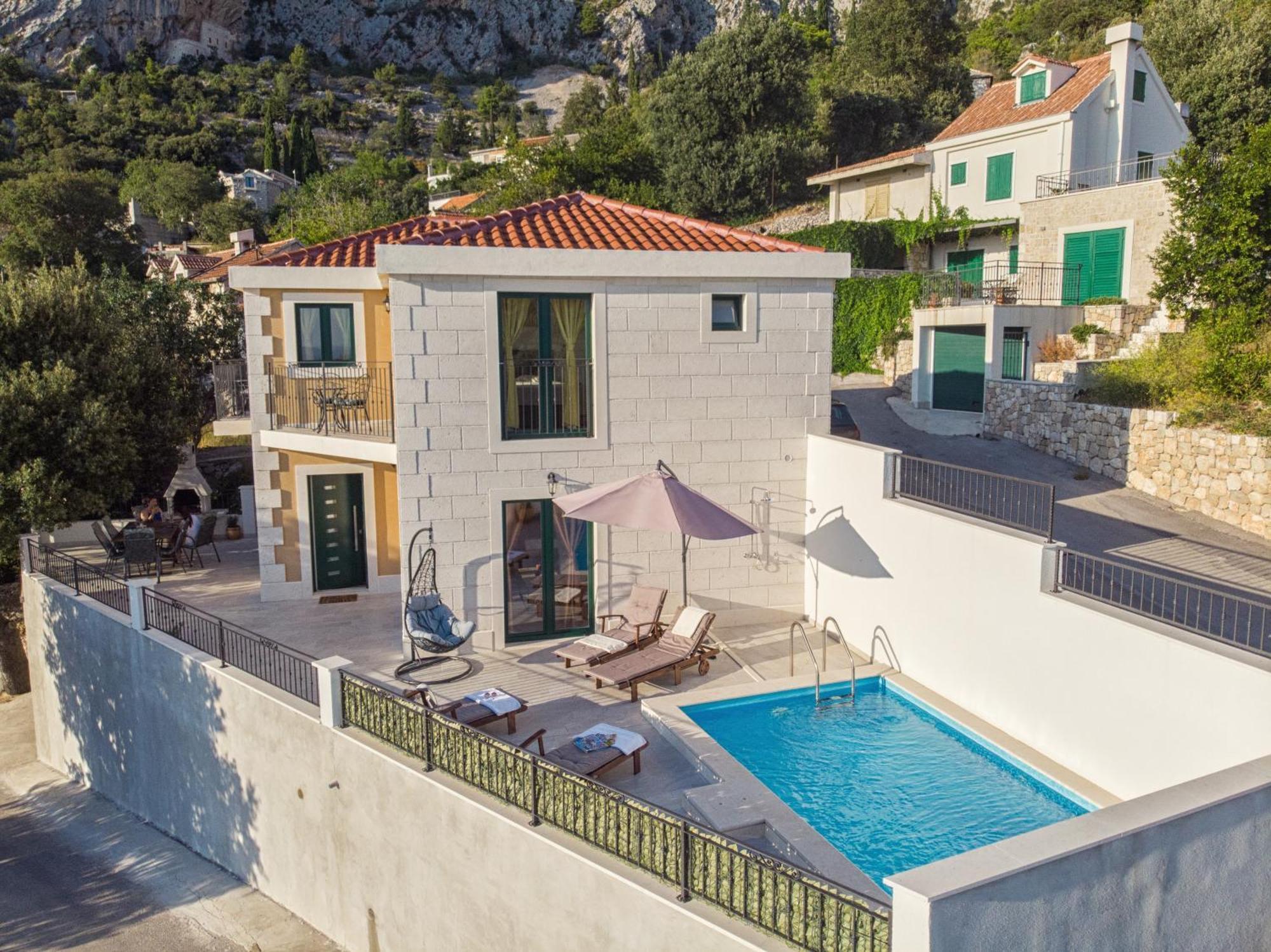 Gabriel With Pool, Sauna, Jacuzzi Vila Makarska