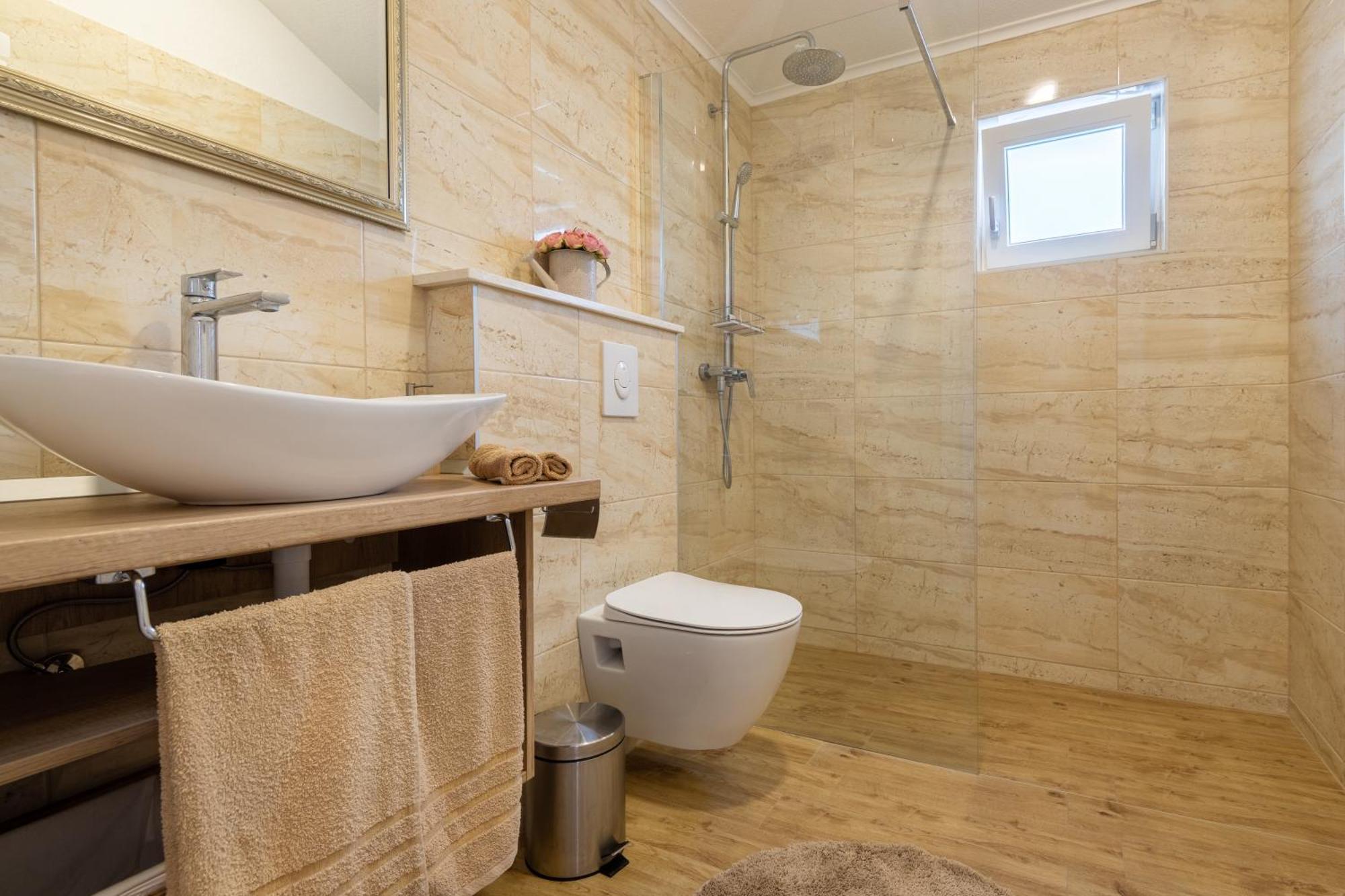 Vila Gabriel With Pool, Sauna, Jacuzzi Makarska