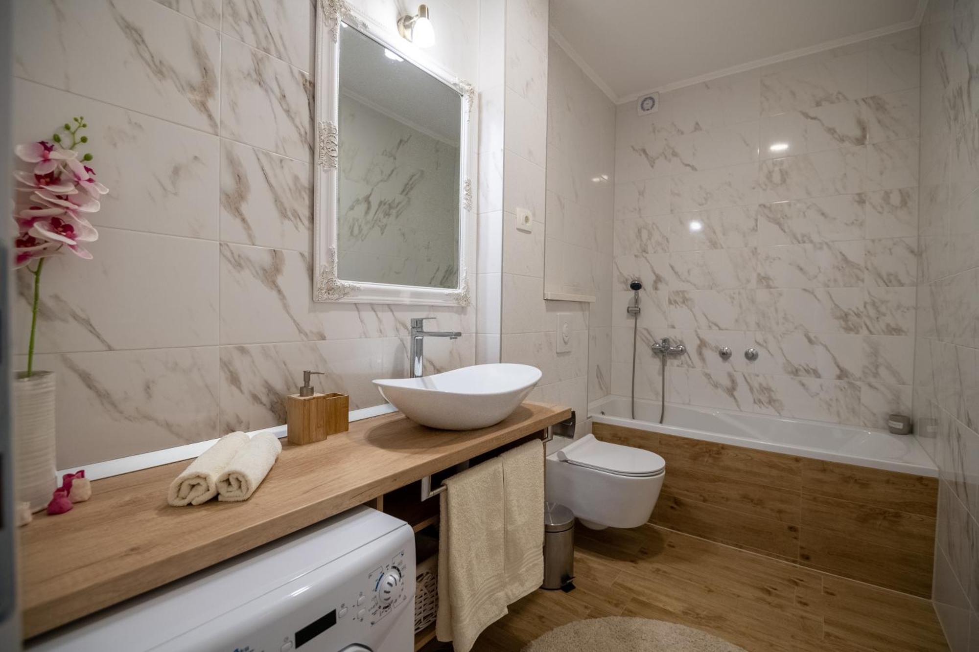 Vila Gabriel With Pool, Sauna, Jacuzzi Makarska