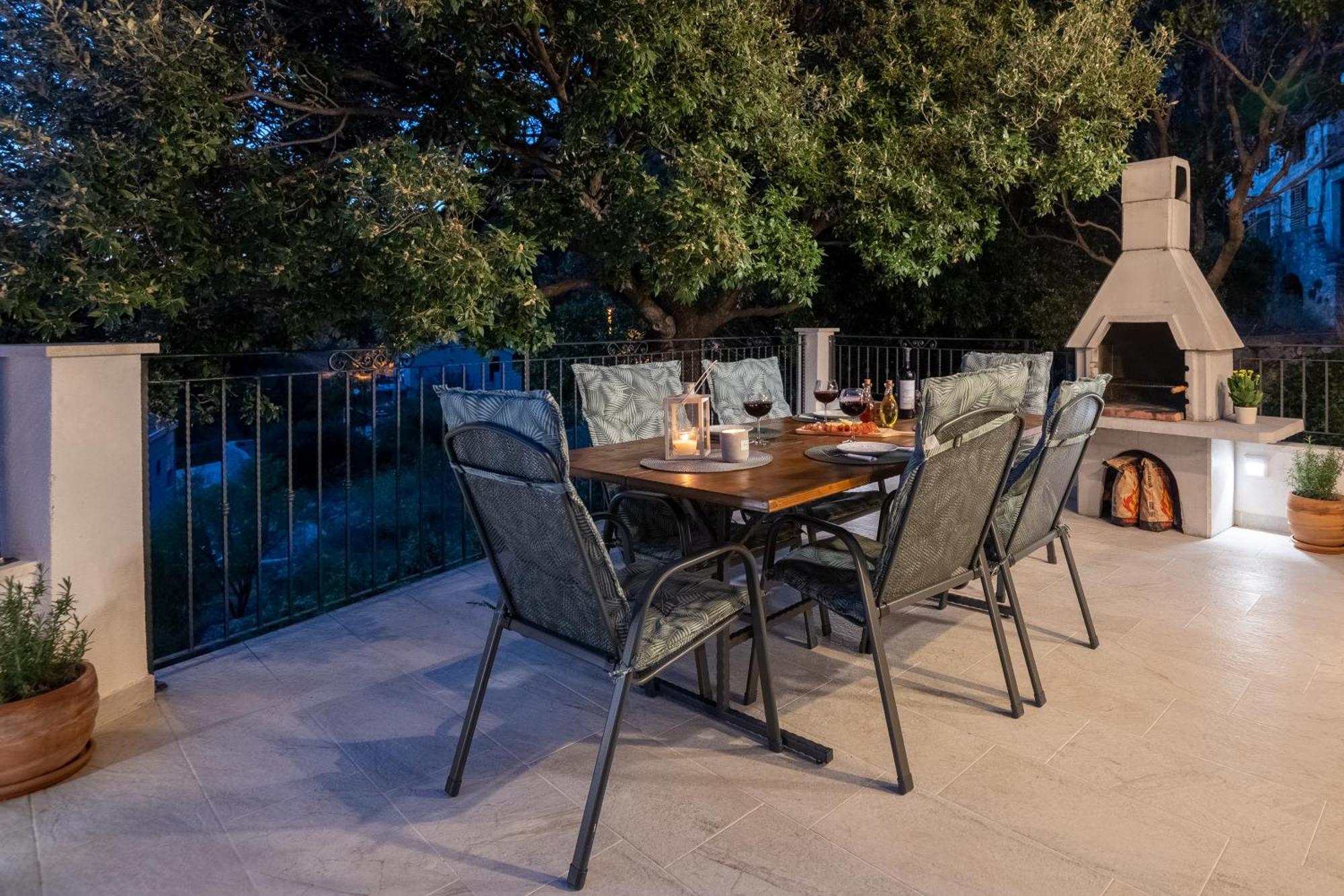 Gabriel With Pool, Sauna, Jacuzzi Vila Makarska