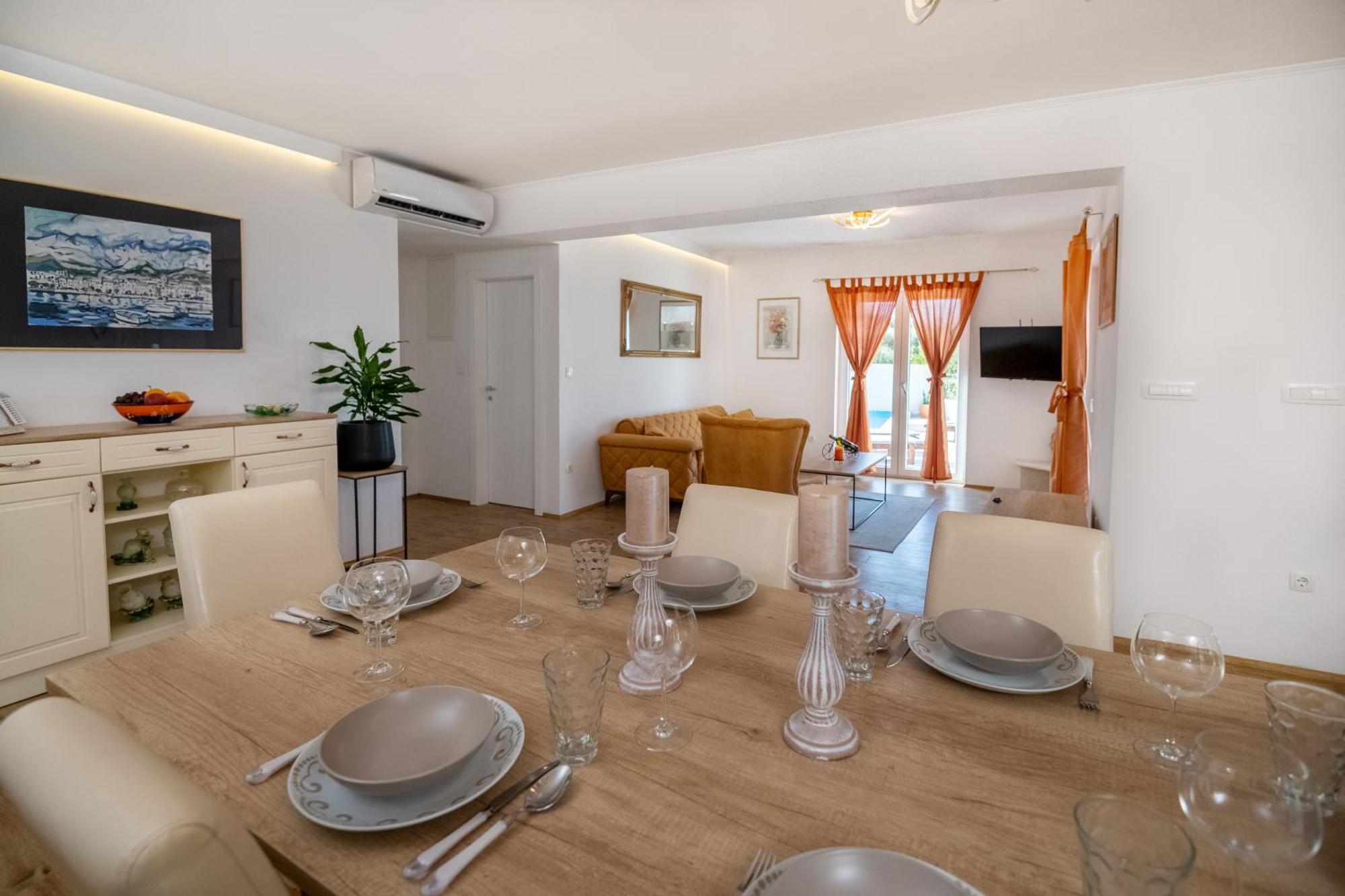 Gabriel With Pool, Sauna, Jacuzzi Vila *
